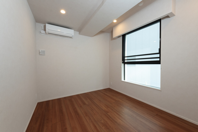 ＴＨＥ　ＡＫＡＳＡＫＡ　ＲＥＳＩＤＥＮＣＥ　Ｓ．Ｏ．Ａ．　－