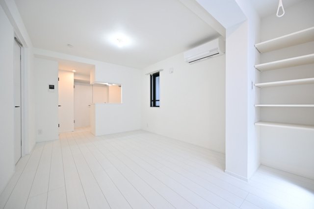 Ｔｈｅ　Ｒｅｓｉｄｅｎｃｅ　Ｎｉｈｏｎｂａｓｈｉ