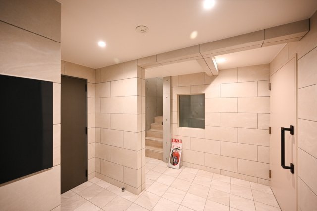 Ｔｈｅ　Ｒｅｓｉｄｅｎｃｅ　Ｎｉｈｏｎｂａｓｈｉ