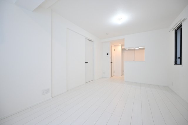 Ｔｈｅ　Ｒｅｓｉｄｅｎｃｅ　Ｎｉｈｏｎｂａｓｈｉ