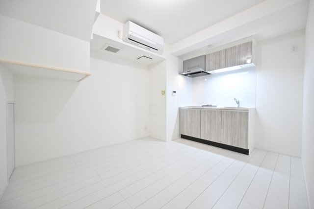 Ｔｈｅ　Ｒｅｓｉｄｅｎｃｅ　Ｎｉｈｏｎｂａｓｈｉ
