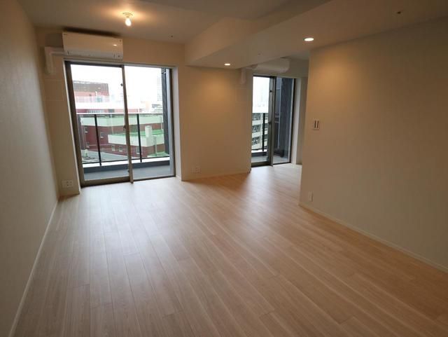ＴＨＥ　ＣＯＵＲＴ　神宮外苑