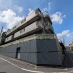 ラスターハウス