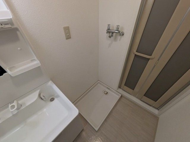 ラスターハウス