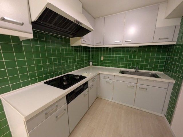 ラスターハウス