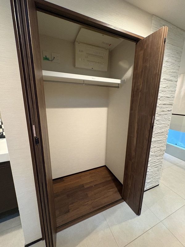 代々木５丁目貸家