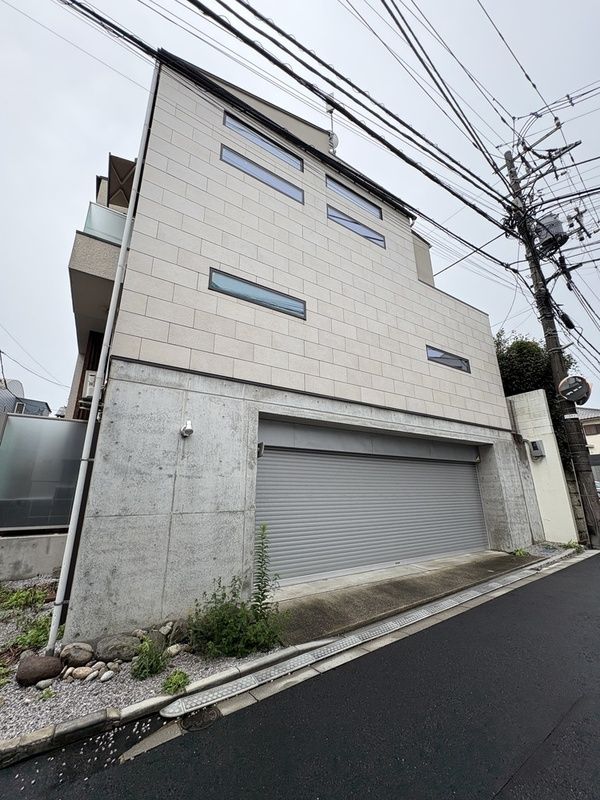 代々木５丁目貸家