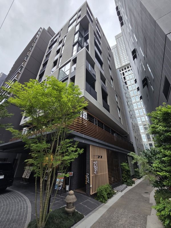 ＴＨＥ　ＡＫＡＳＡＫＡ　ＲＥＳＩＤＥＮＣＥ　Ｓ．Ｏ．Ａ．　－