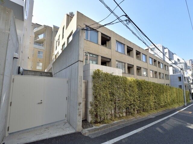 ミッドガーデン赤坂氷川